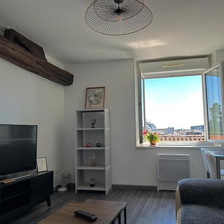 Appartement Cosy En Centre Ville Cholet Bagian luar foto