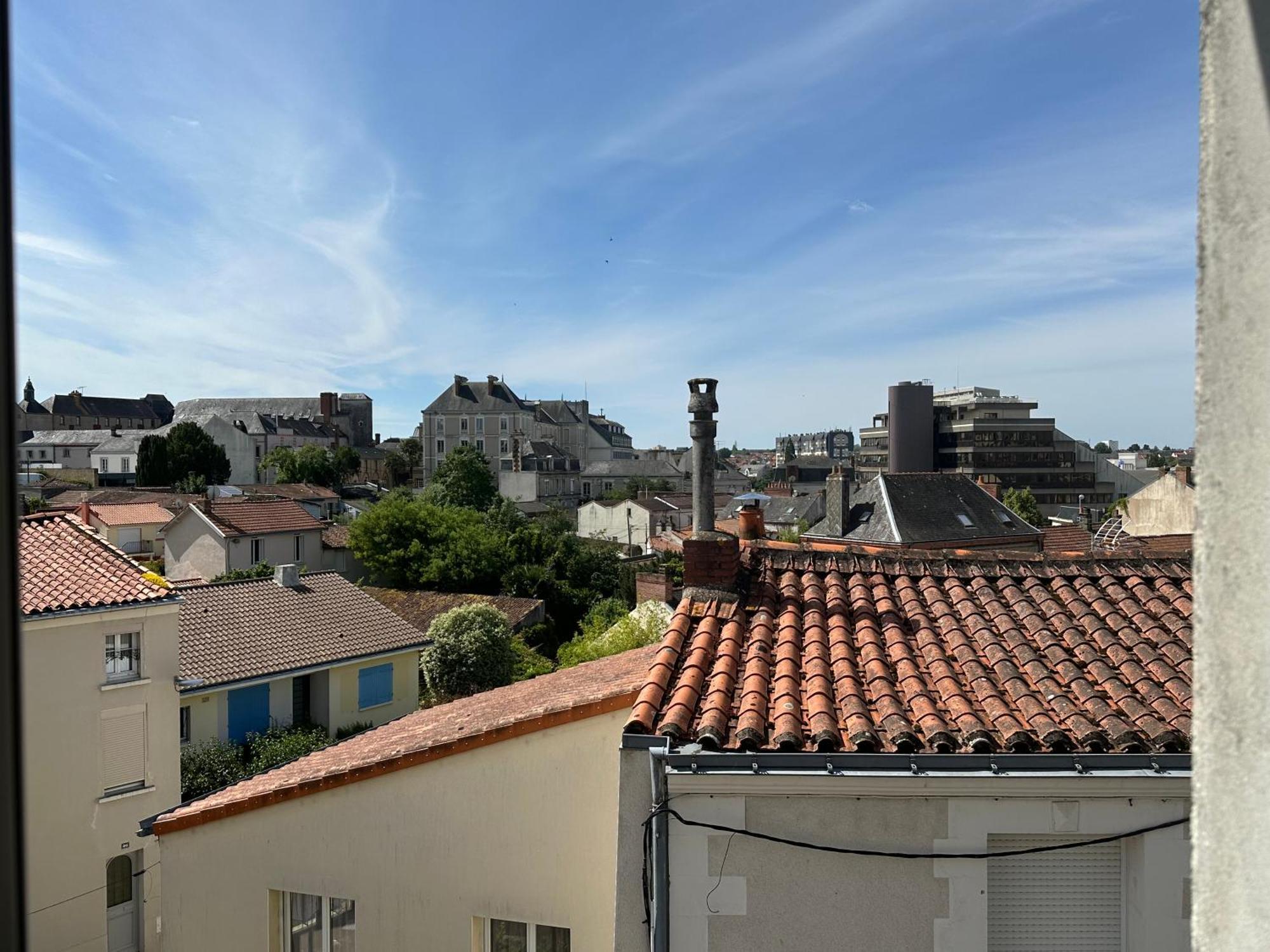 Appartement Cosy En Centre Ville Cholet Bagian luar foto