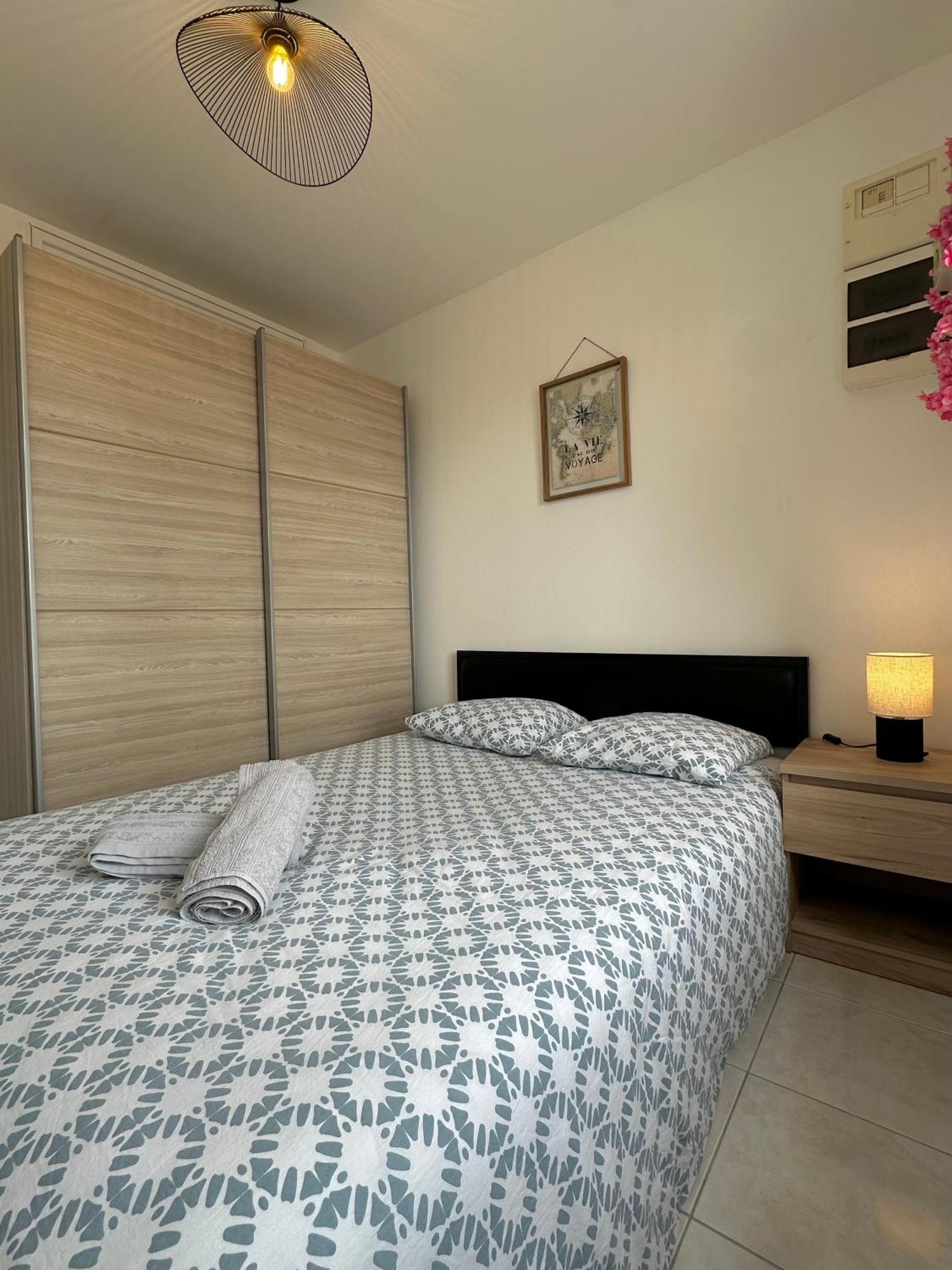 Appartement Cosy En Centre Ville Cholet Bagian luar foto